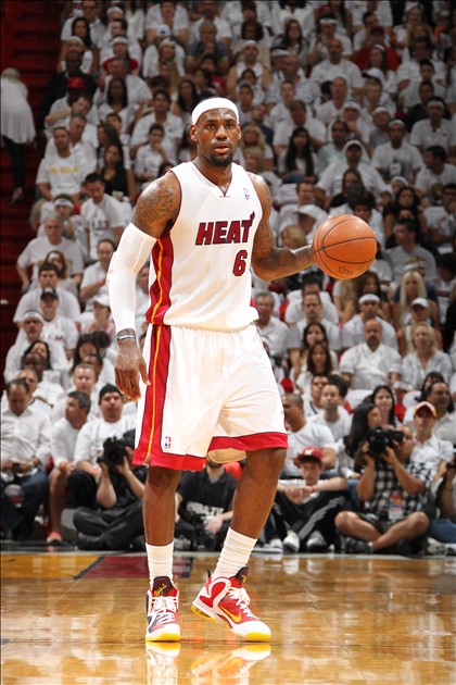 塑悬疑氛围 塑悬疑氛围